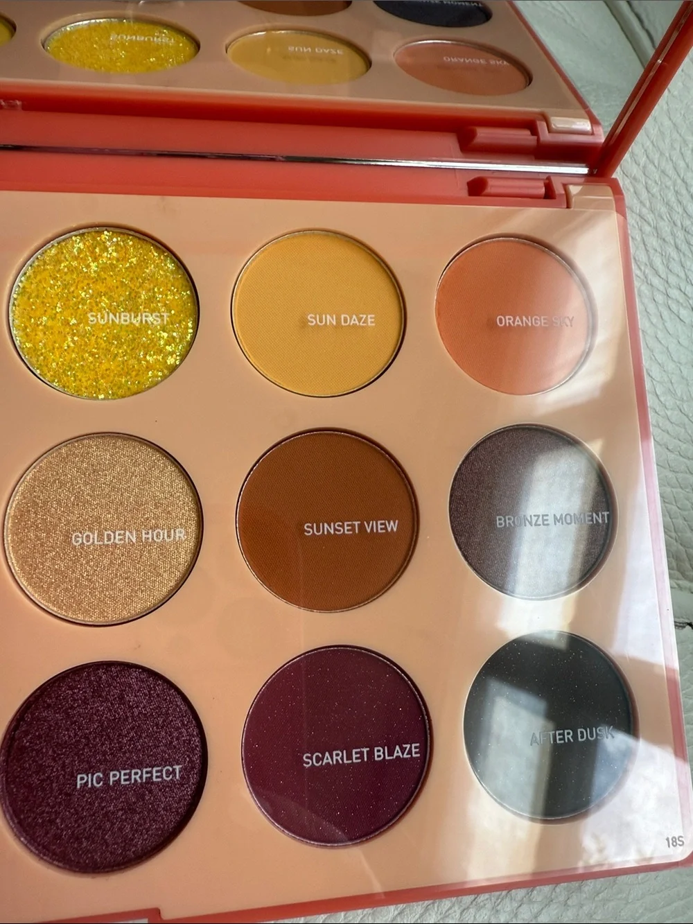 Morphe 18S Sunset Beats Eyeshadow Palette - Red Packaging